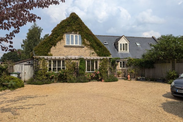 House sit in Yatton Keynell, United Kingdom