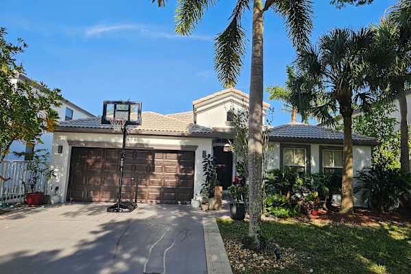 House sit in Miramar, FL, US