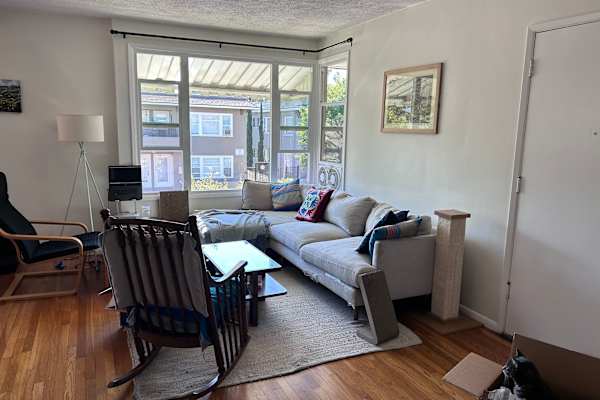 House sit in Long Beach, CA, US