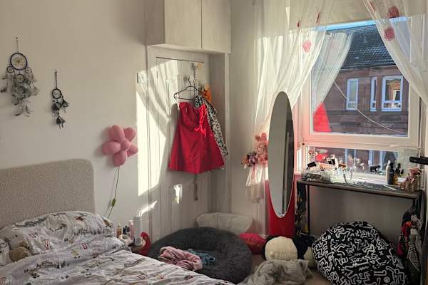 House sit in Glasgow, United Kingdom