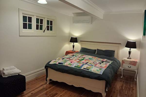 House sit in Healesville, VIC, Australia
