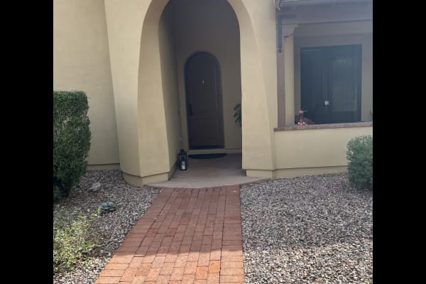 House sit in Phoenix, AZ, US