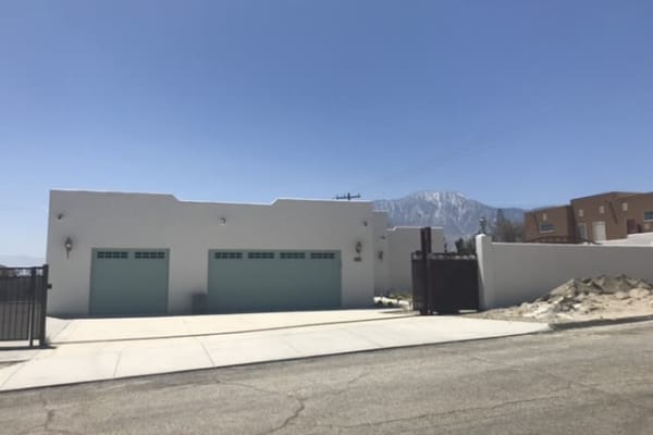 House sit in Palm Springs, CA, US