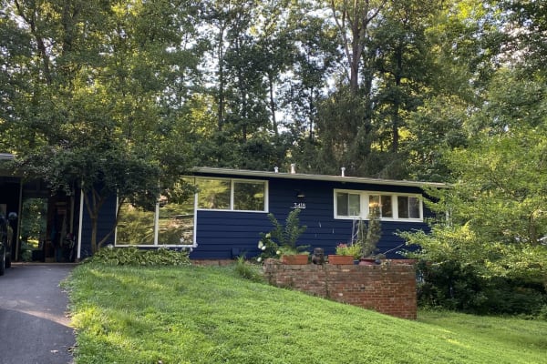 House sit in Falls Church, VA, US