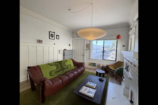 House sit in Los Angeles, CA, US