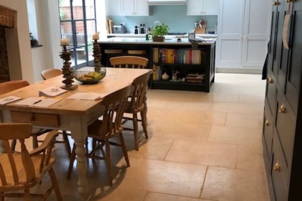 House sit in Stockbridge, United Kingdom