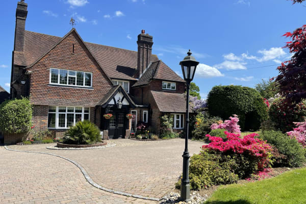 House sit in Woldingham, United Kingdom