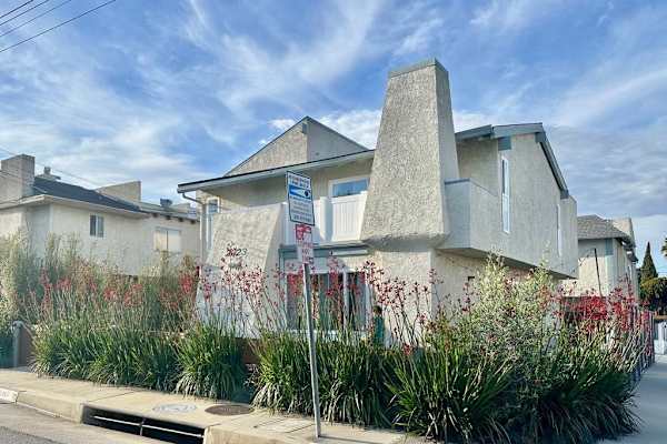 House sit in Manhattan Beach, CA, US