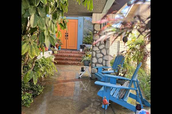 House sit in Huntington Beach, CA, US