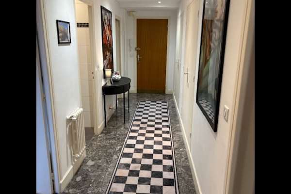 House sit in Nice, France