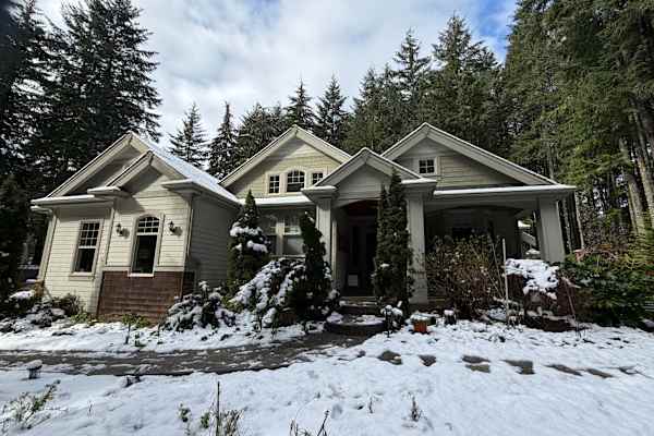 House sit in Gig Harbor, WA, US