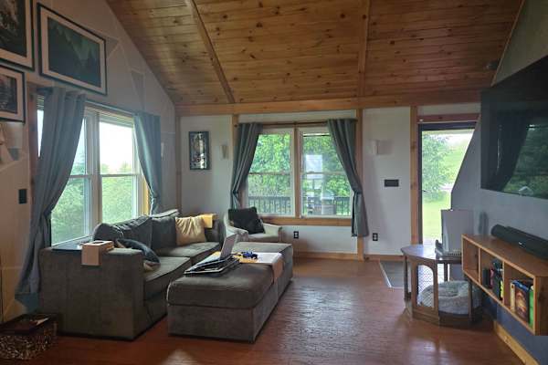 House sit in Remsen, NY, US