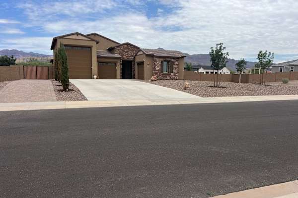 House sit in Gold Canyon, AZ, US