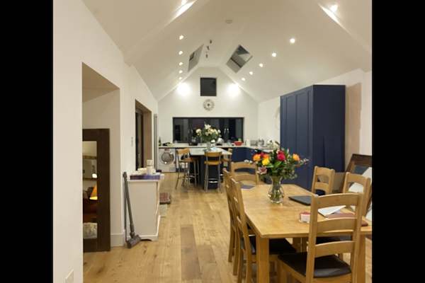 House sit in Woking, United Kingdom