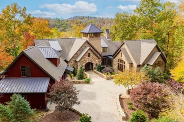 House sit in Hendersonville, NC, US