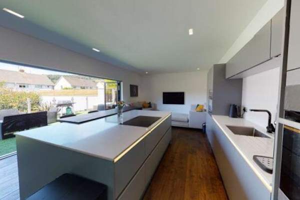 House sit in Cardiff, United Kingdom