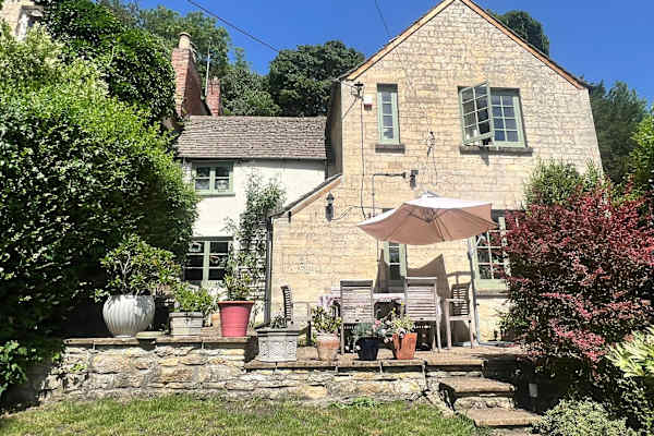 House sit in Nailsworth, United Kingdom