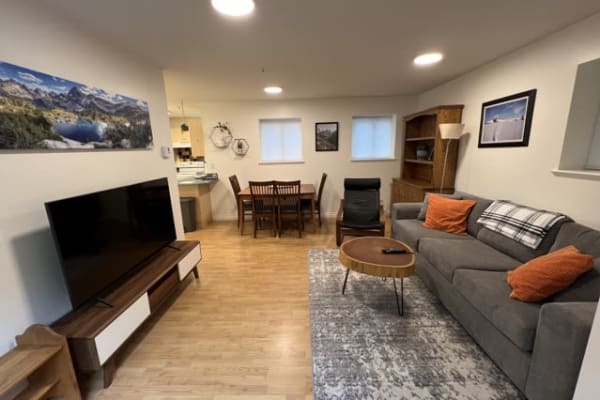 House sit in Vancouver, BC, Canada