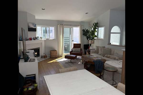 House sit in Hermosa Beach, CA, US