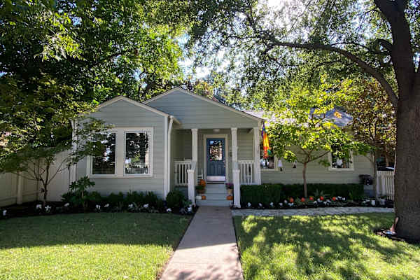 House sit in Austin, TX, US