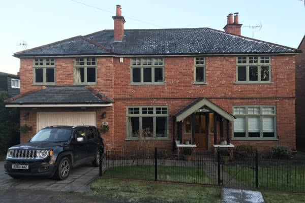 House sit in Crowthorne, United Kingdom