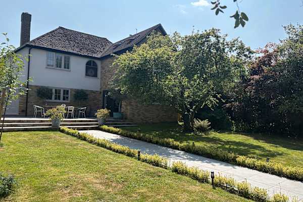House sit in Langton Green, United Kingdom