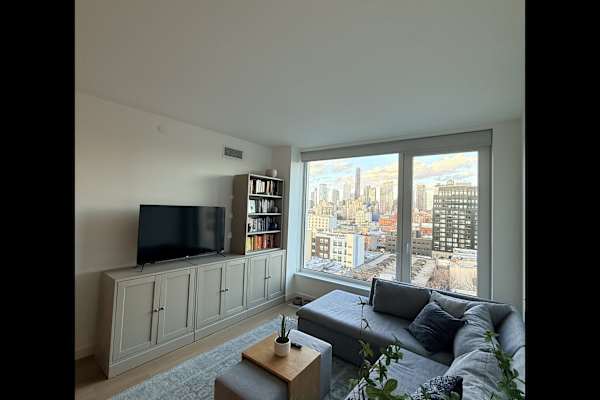 House sit in Brooklyn, NY, US