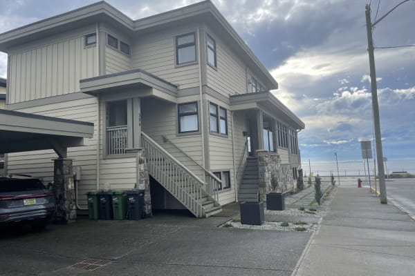 House sit in Victoria, BC, Canada