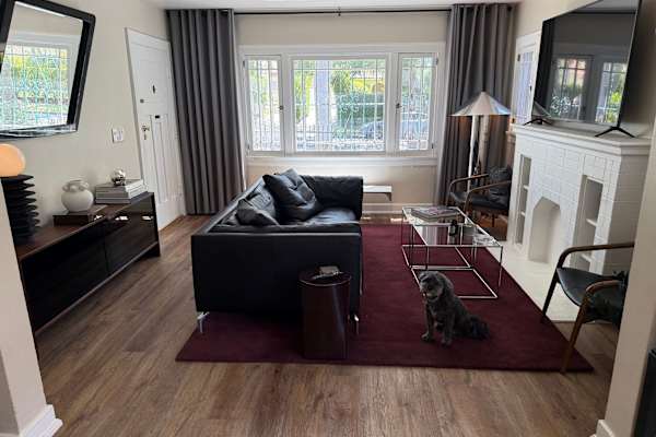 House sit in Los Angeles, CA, US