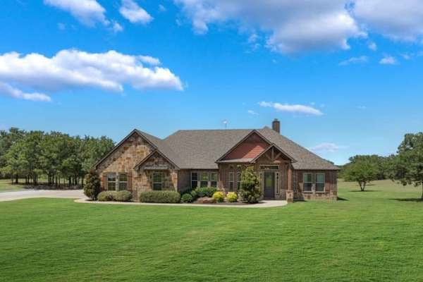 House sit in Alvord, TX, US