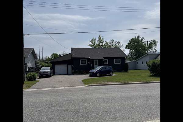 House sit in Bracebridge, ON, Canada
