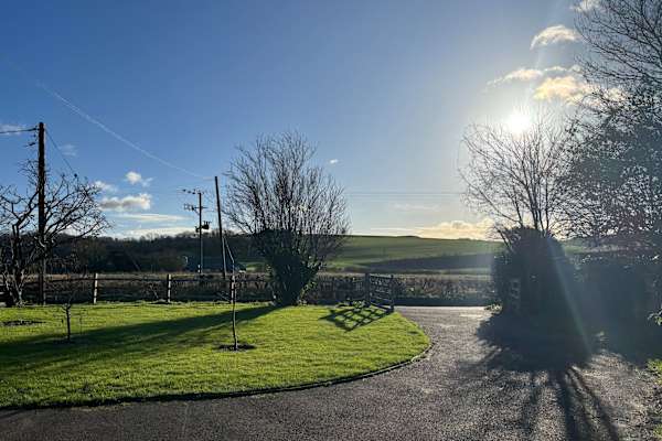 House sit in Lewes, United Kingdom