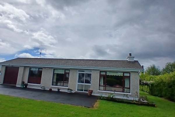 House sit in Ballinrobe, Ireland