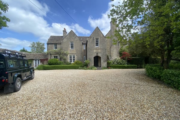 House sit in Acton Turville, United Kingdom