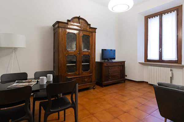 House sit in Milan, Italy
