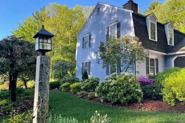 House sit in Hollis, NH, US