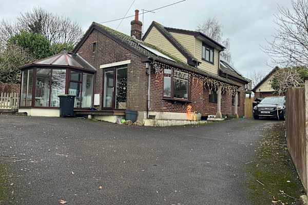 House sit in Pimperne, United Kingdom