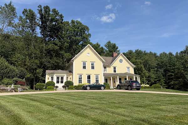 House sit in Lakeville, CT, US