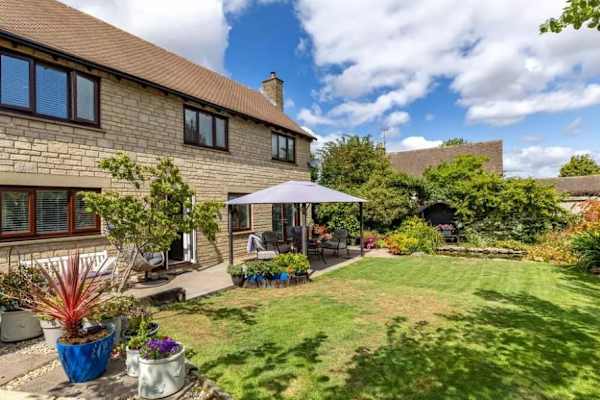 House sit in Cirencester, United Kingdom