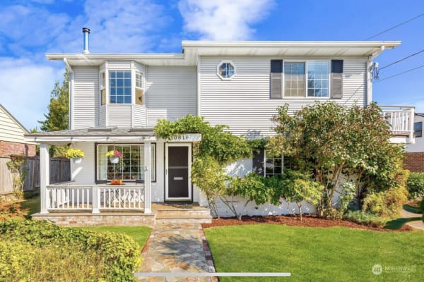 House sit in West Seattle, WA, US