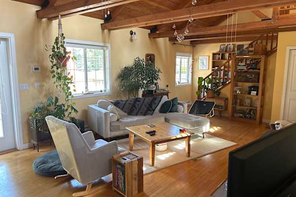 House sit in Sooke, BC, Canada