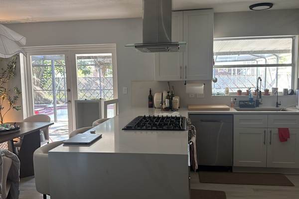 House sit in St. Petersburg, FL, US