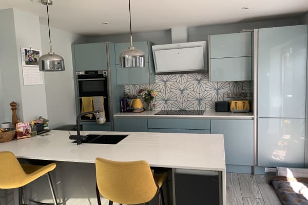 House sit in Camberley, United Kingdom