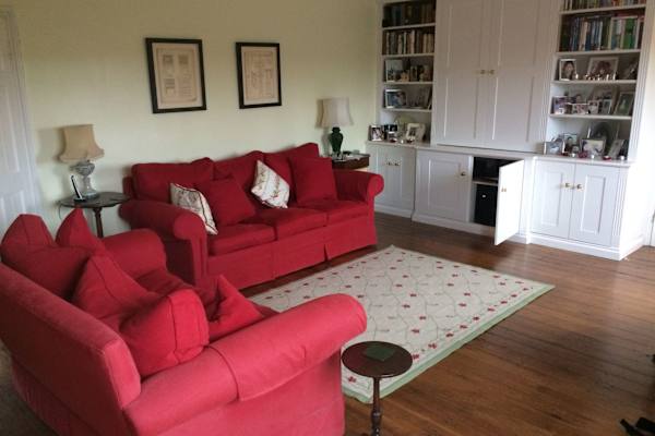 House sit in West Horsley, United Kingdom