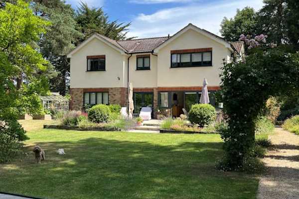 House sit in Hindhead, United Kingdom