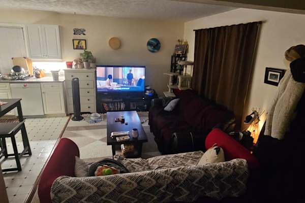House sit in Victoria, BC, Canada