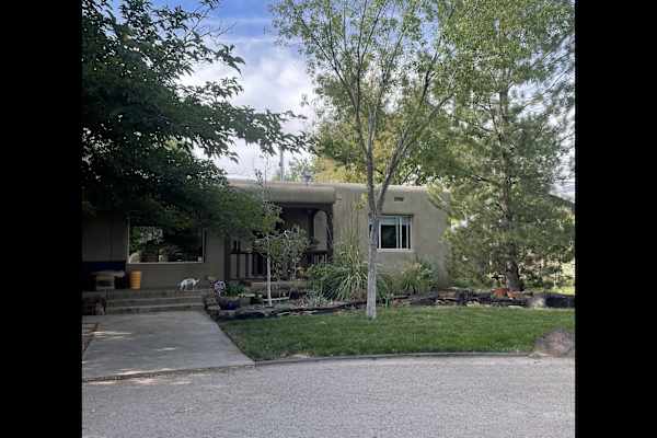 House sit in Los Ranchos de Albuquerque, NM, US