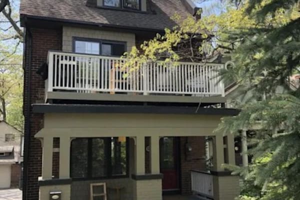 House sit in Toronto, ON, Canada