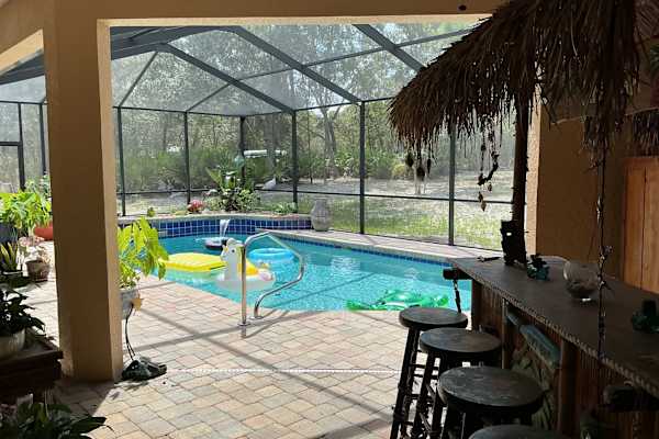 House sit in Weeki Wachee, FL, US