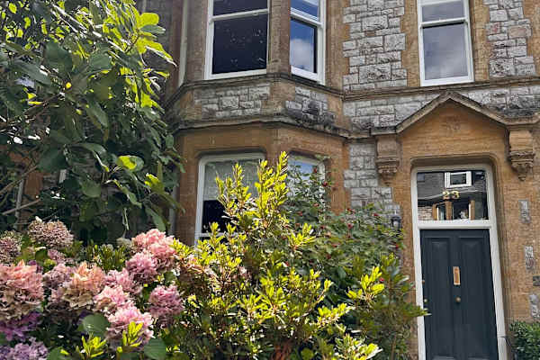 House sit in Plymouth, United Kingdom